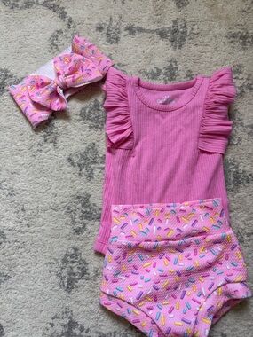 Cat & Jack Pink Ruffle Sleeve Top with Sprinkle Print Shorts & Headband